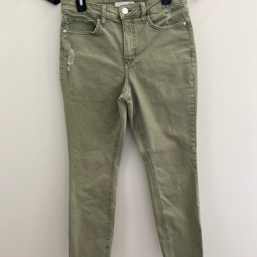 LAUREN CONRAD- high-rise distressed skinny ankle jeans